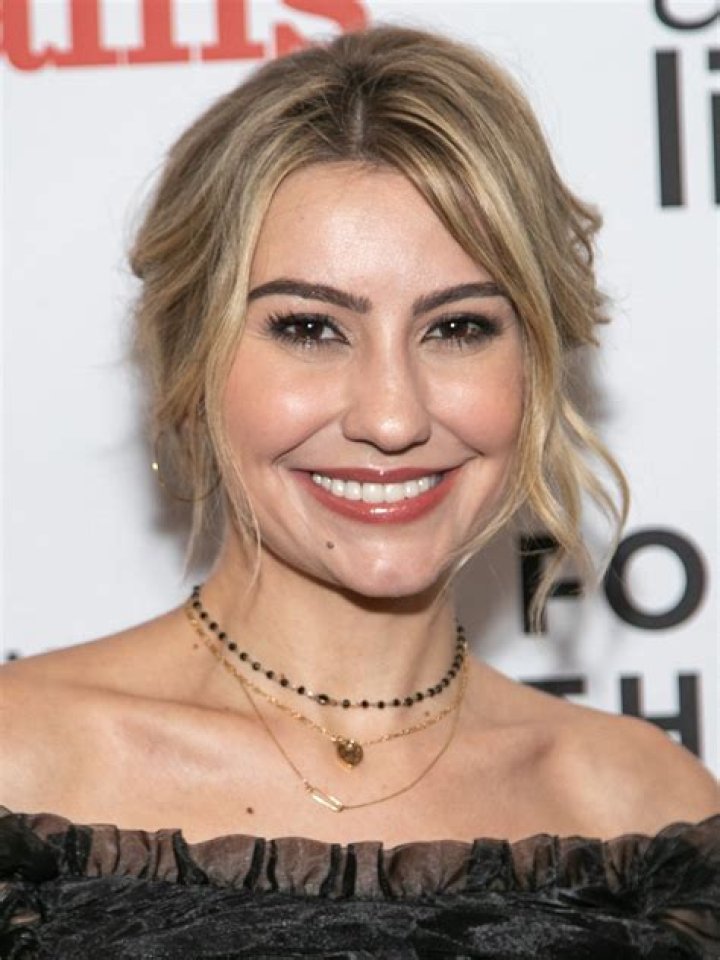 Chelsea Kane Biography, Age, Height, Husband, Net Worth, Family