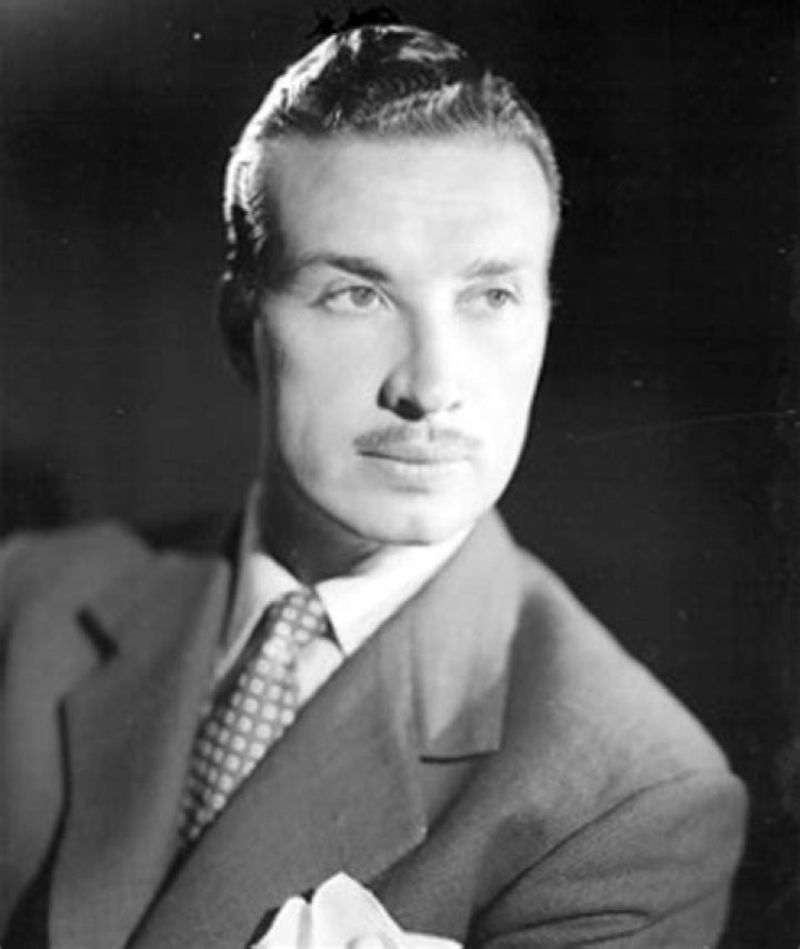 Crox Alvarado Biography, Age, Height, Wife, Net Worth, Family