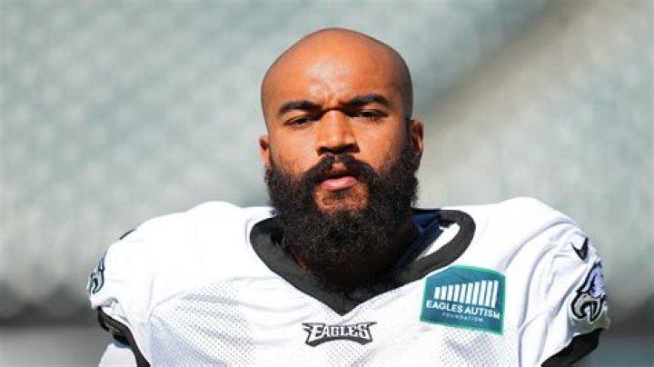 Derek Barnett Biography, Age, Height, Wife, Net Worth, Family