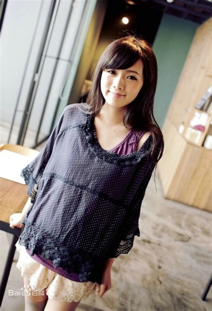 Dewi Chien Biography, Age, Height, Husband, Net Worth, Family