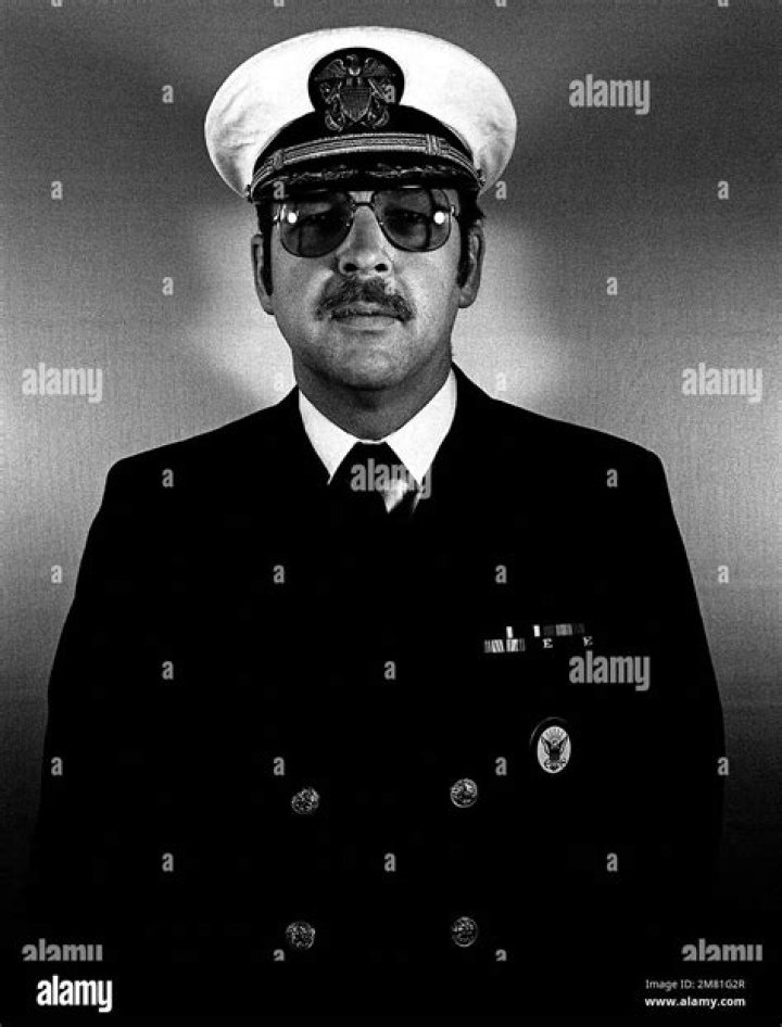 Donald G. Keller Biography, Age, Height, Wife, Net Worth, Family