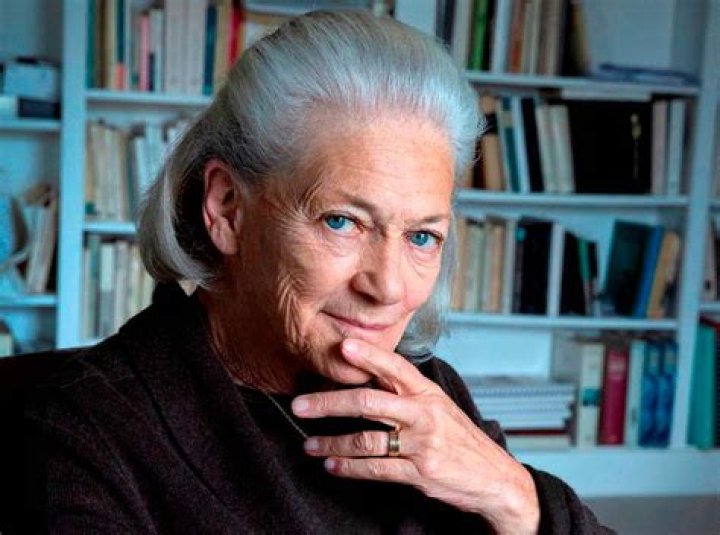 Elisabeth Badinter Biography, Age, Height, Husband, Net Worth, Family