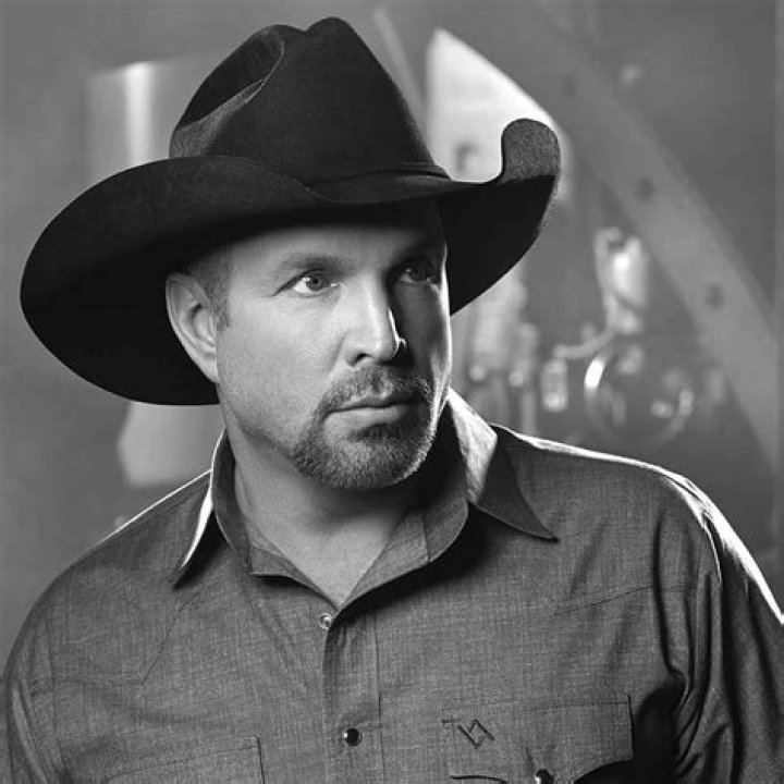 Garth Brooks Biography, Age, Height, Wife, Net Worth, Family