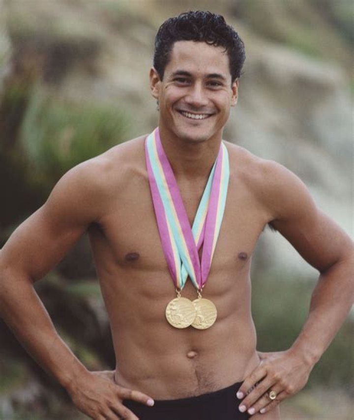 Greg Louganis biografía, edad, altura, esposo, net worth, familia
