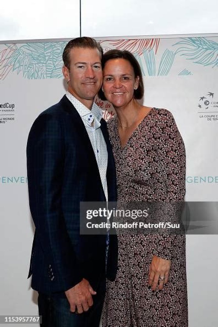 Jon Leach Biography, Age, Height, Wife, Net Worth, Family