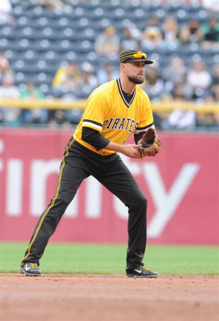 Jordy Mercer Biography, Age, Height, Wife, Net Worth, Family