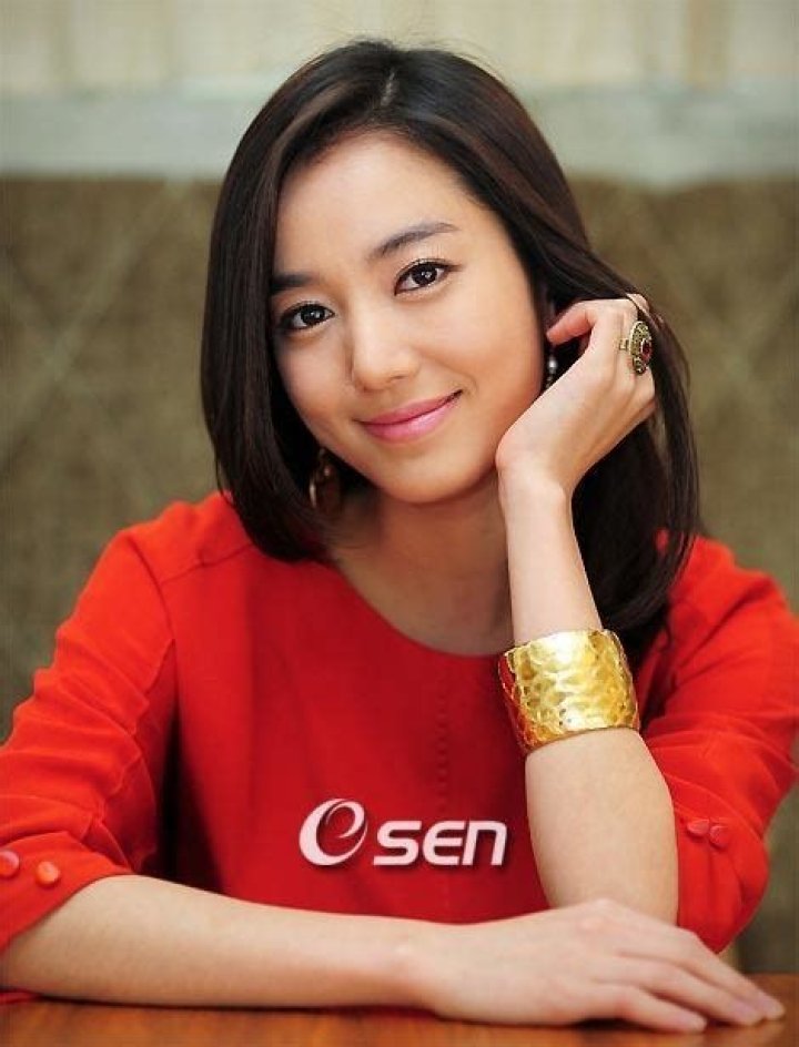 Lee So-yeon Biography, Age, Height, Husband, Net Worth, Family