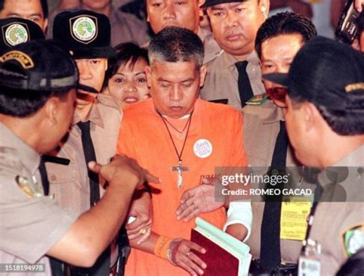 Leo Echegaray Biography, Age, Height, Wife, Net Worth, Family