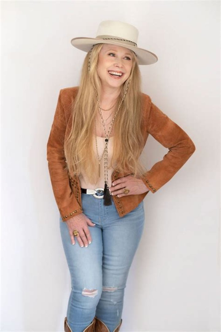 Paulette Carlson Biography, Age, Height, Husband, Net Worth, Family