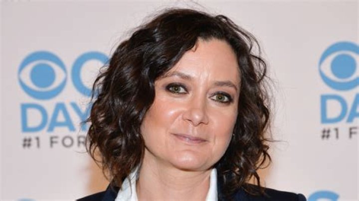 Sara Gilbert Biography, Age, Height, Husband, Net Worth, Family